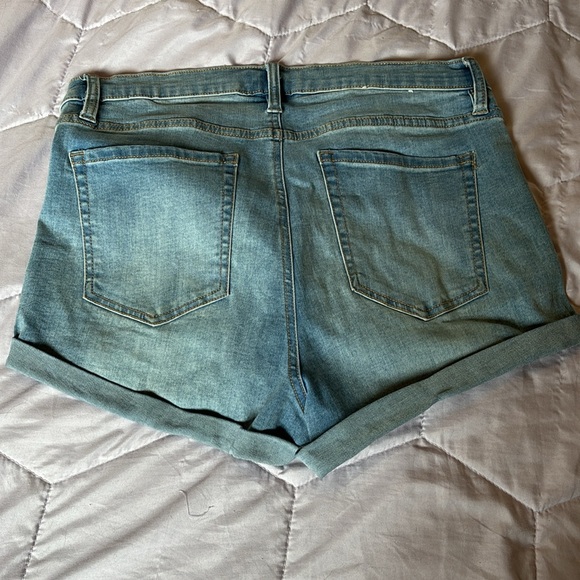 Garage Shorts - Picture 3 of 3